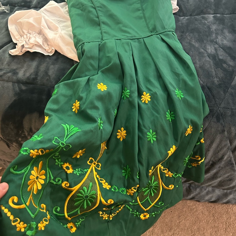 Dirndl Dress - Picture 13 of 16